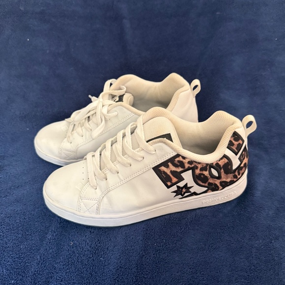 DC Women's Court Graffik Shoes-Leopard Print-Rare-8.5 - Picture 3 of 8